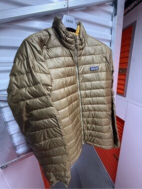 Patagonia Men's Olive Down Puffer Jacket with Yellow Lining